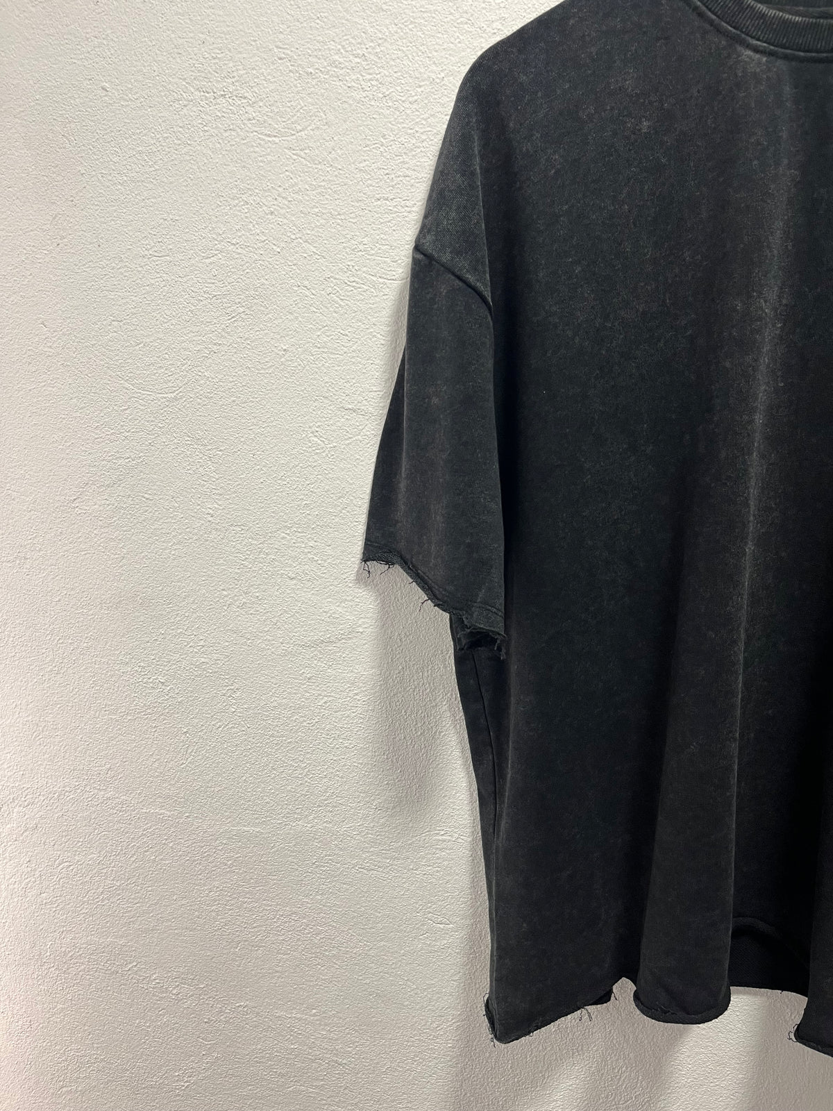 CAMISETA OVERSIZE DESHILACHE NEGRA