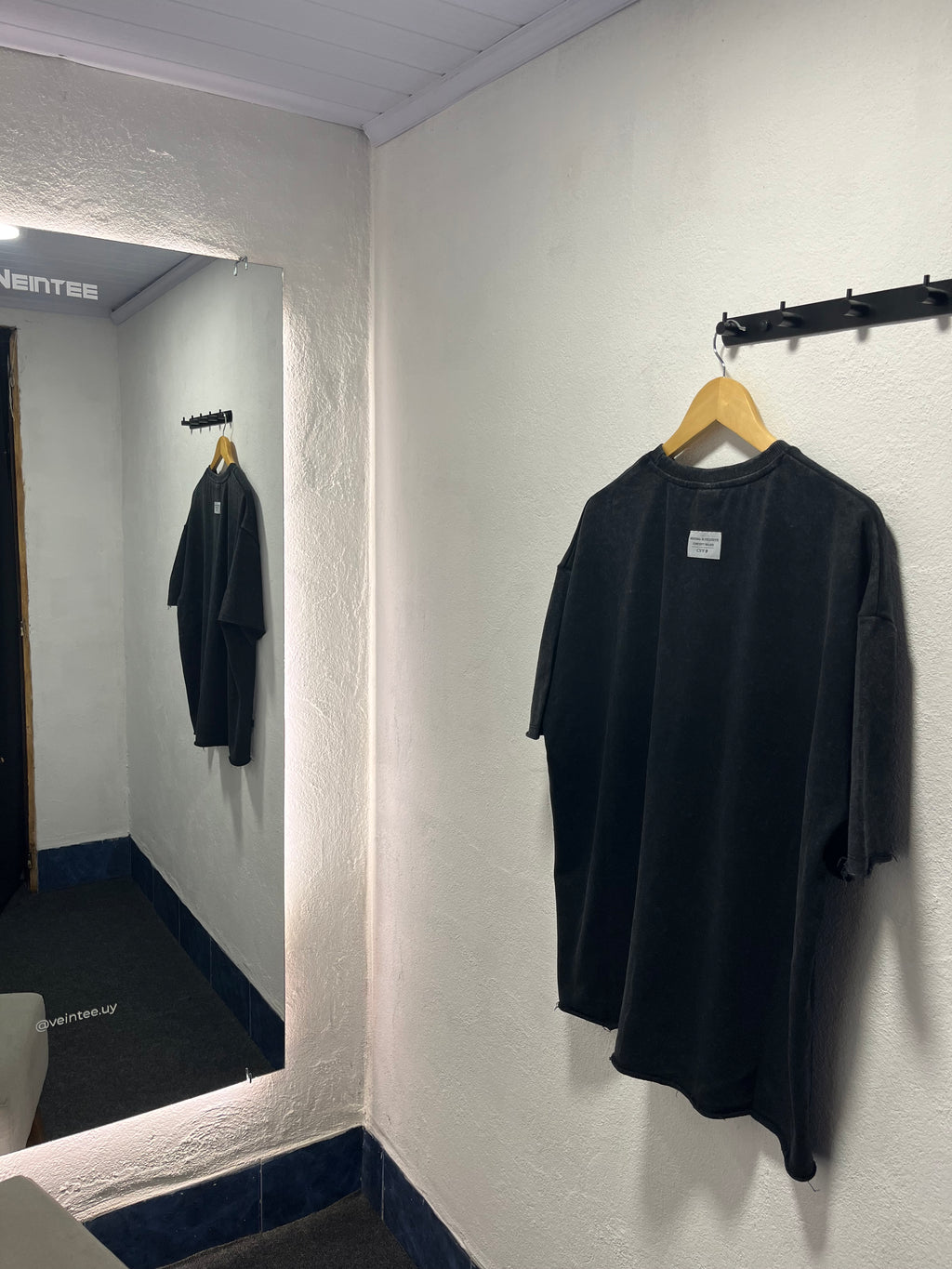 CAMISETA OVERSIZE DESHILACHE NEGRA