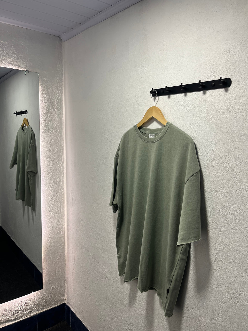 CAMISETA OVERSIZE DESHILACHE VERDE GASTADO